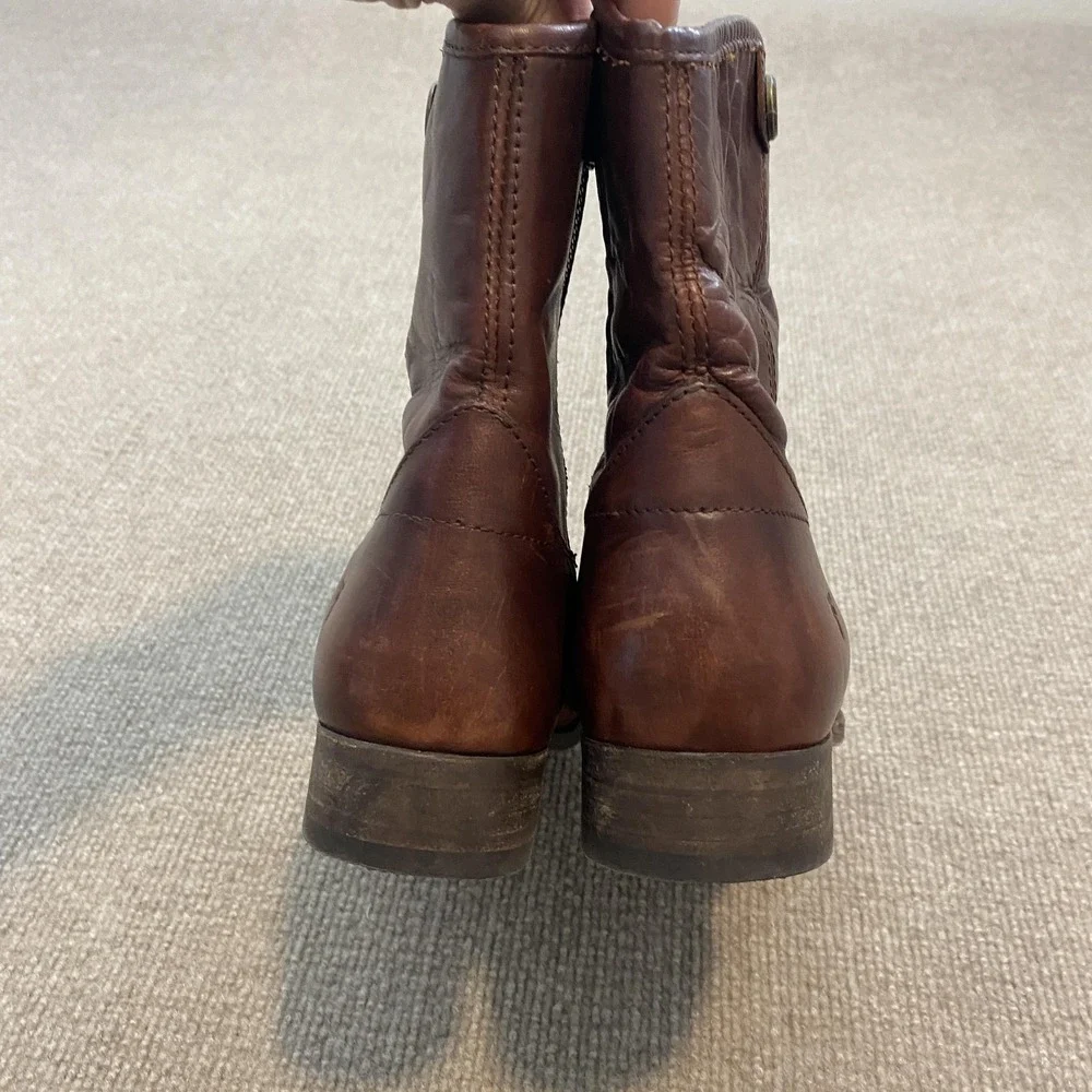 Frye Booties Womens Size 7.5‎ Brown Leather Ankle Zip Block Heel 3477000-JDD
